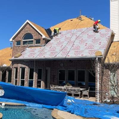 A Complete Guide to Dealing With Cracked Shingles on Your Roof
